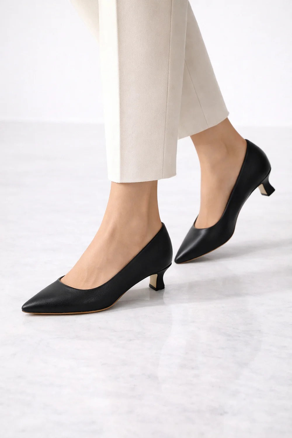 Diva Kadın Büyük Numara (41-42-43) Siyah Deri 3 cm Şampanya Mini Topuklu Stiletto