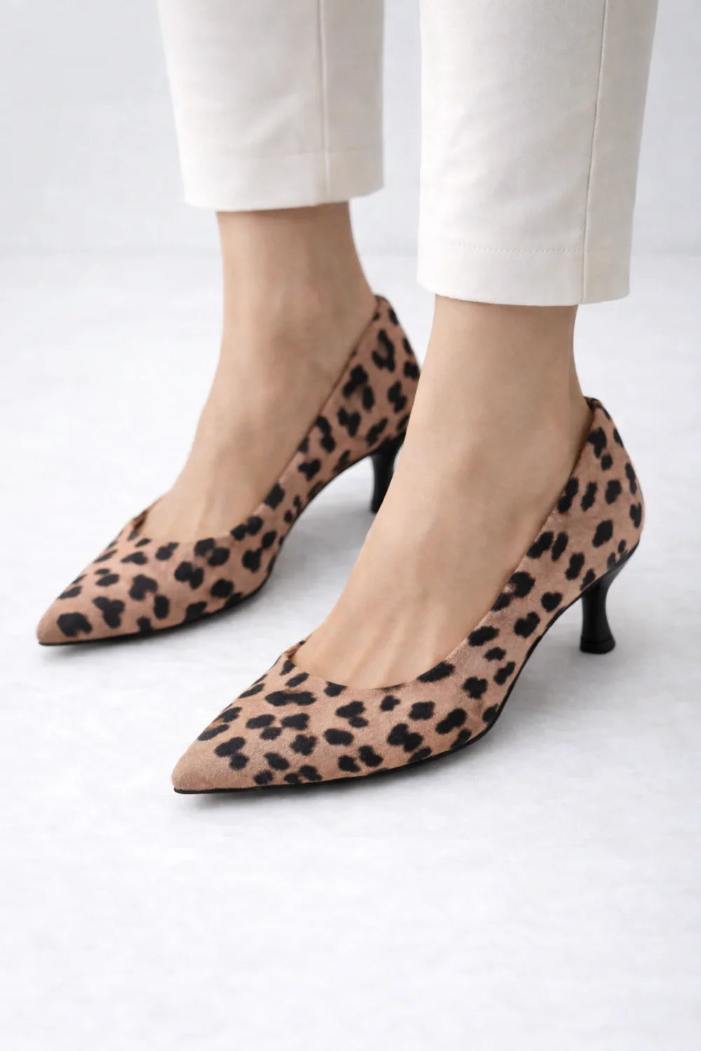 Diva Kadın Büyük Numara (41-42-43) Siyah Leopar Desenli Deri 3 cm Şampanya Mini Topuklu Stiletto